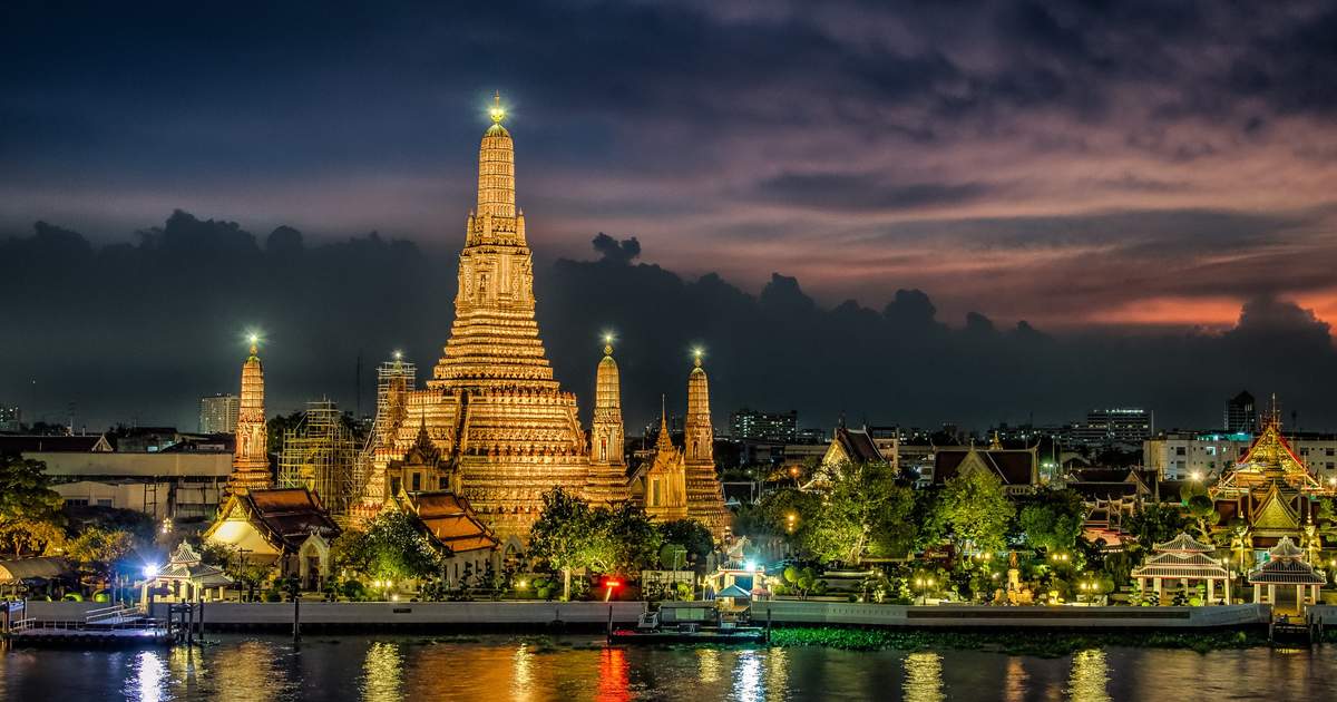 Wat Arun (Temple of Dawn)